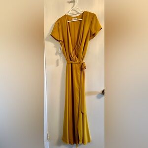 Aritzia Babaton Slit Wrap Maxi Dress Cairo Gold Size Large. NWT.